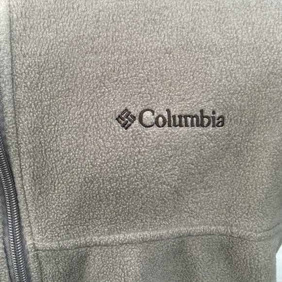 Columbia Zip Up - Picture 4 of 6